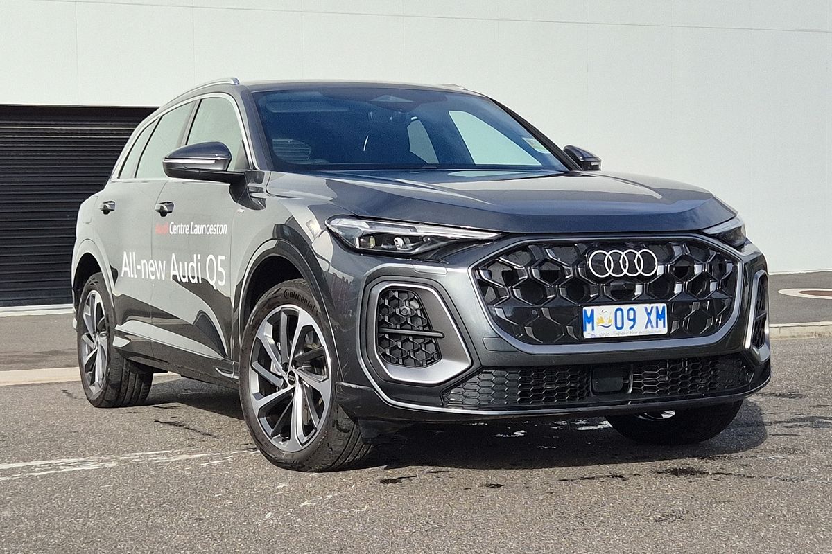 MY25 Audi Q5 SUV TDI quattro sport MY25 Audi Q5 SUV TDI quattro sport