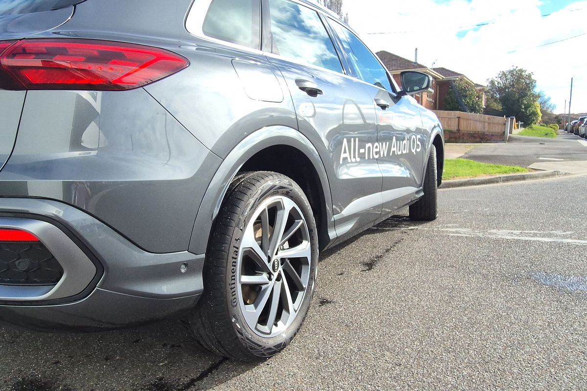 MY25 Audi Q5 SUV TDI quattro sport MY25 Audi Q5 SUV TDI quattro sport