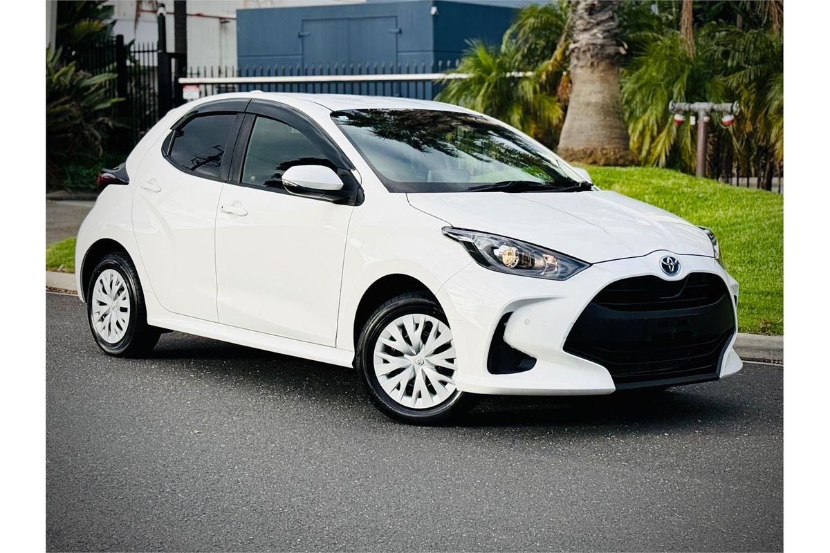 2021 Toyota Yaris Hybrid G E-Four MXPH15