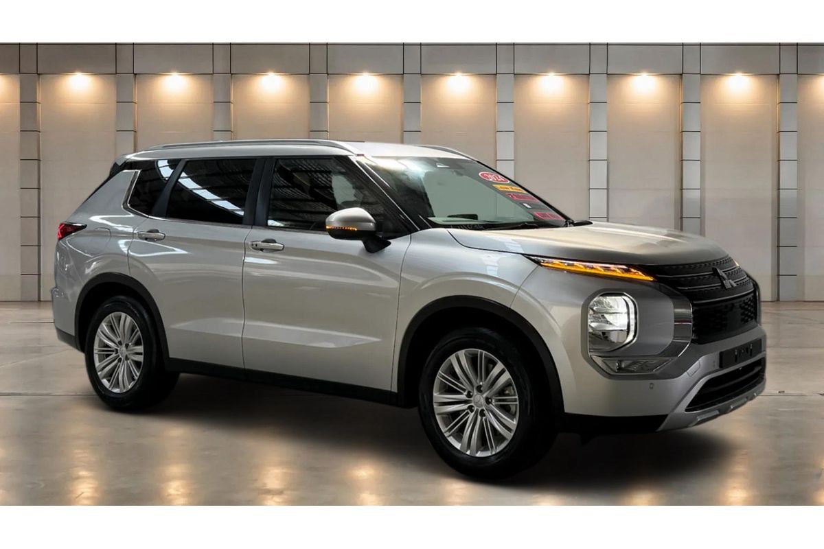Silver Outlander SOLD 2024 Mitsubishi Outlander LS in Silver | Used SUV | Stock #U11034 ...