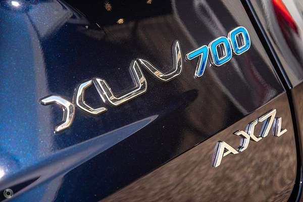 2025 Mahindra XUV700