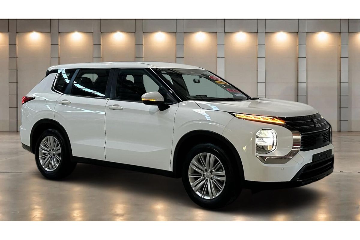 2023 Mitsubishi Outlander ES ZM