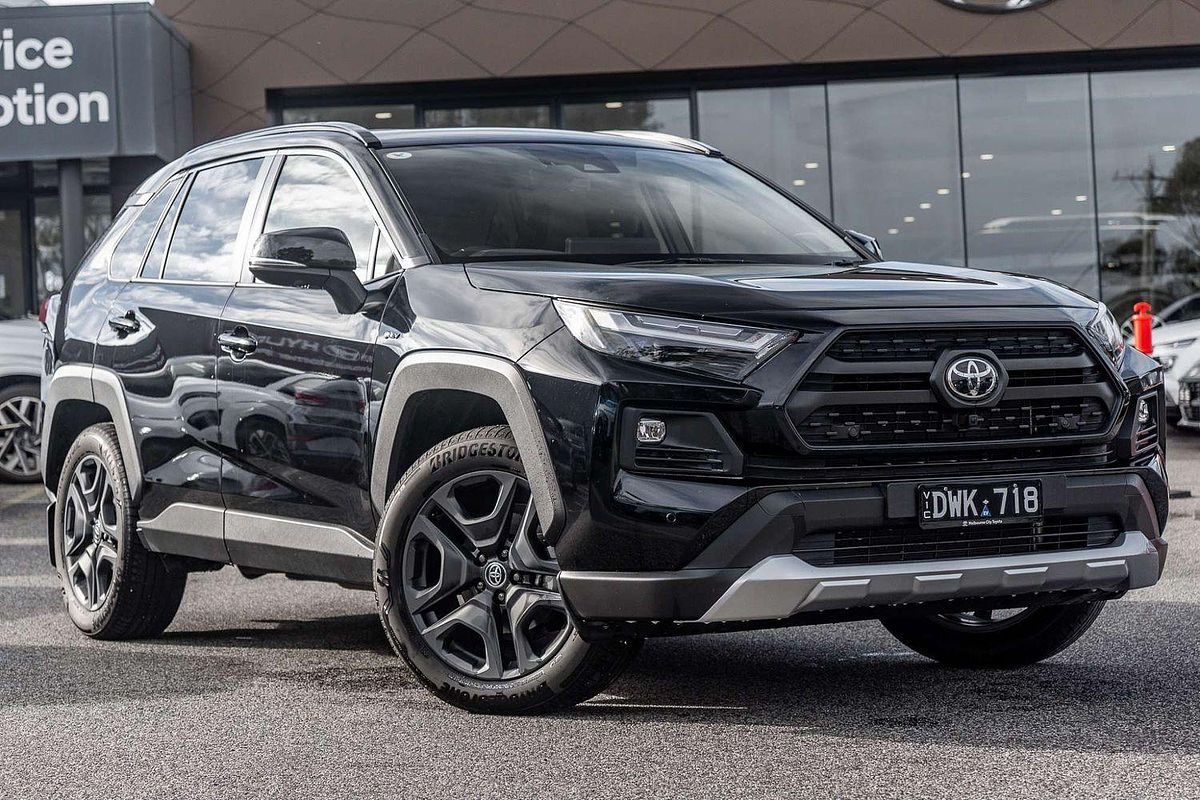 2025 Toyota RAV4 Edge AXAH54R