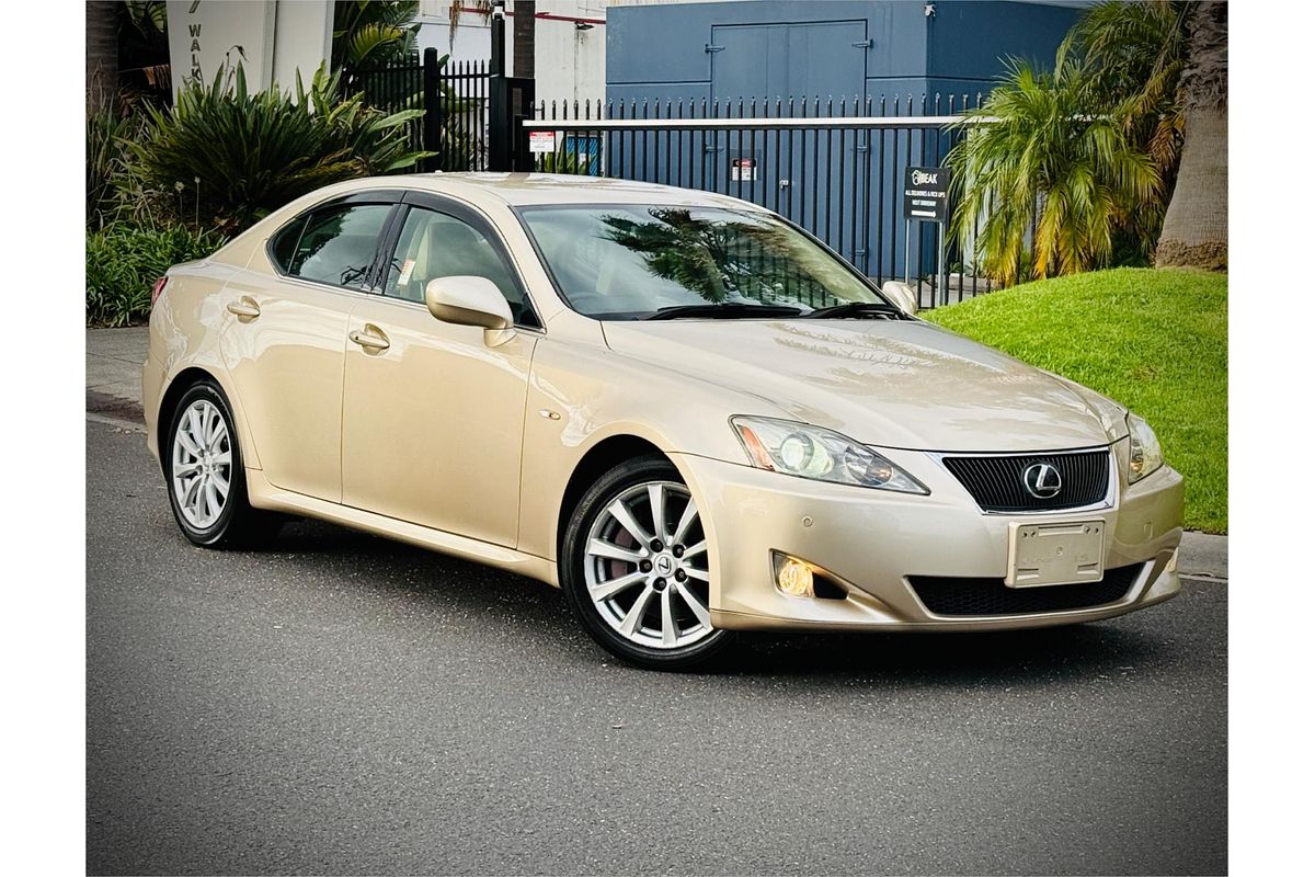 2005 Lexus IS IS350 Version L GSE21