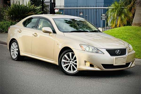 2005 Lexus IS IS350 Version L GSE21