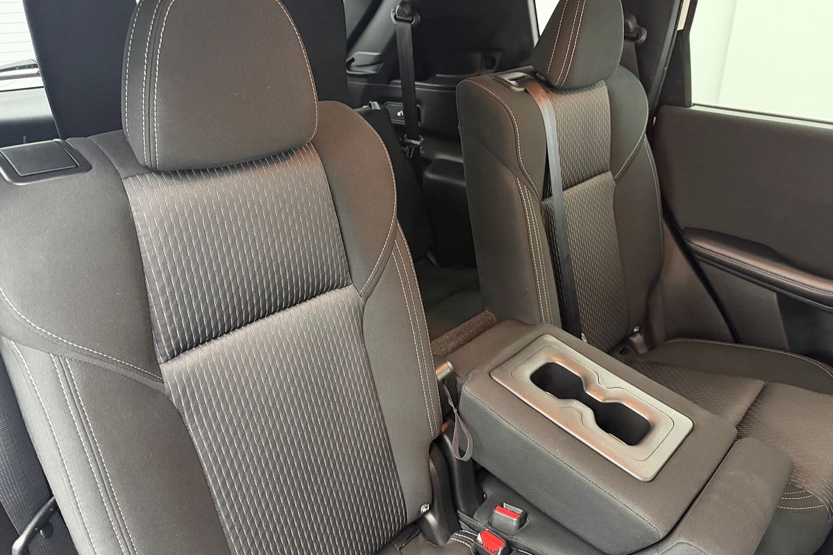 2024 Mitsubishi Outlander LS ZM