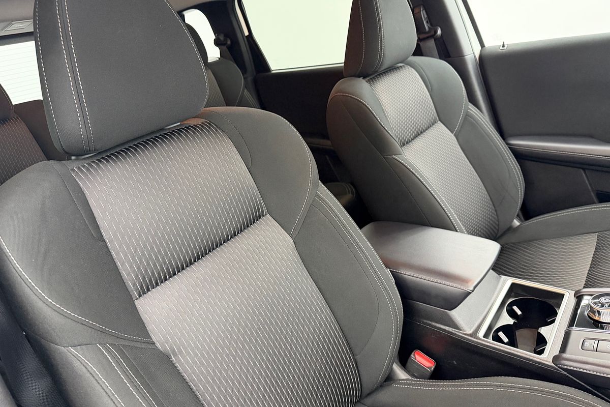 2024 Mitsubishi Outlander LS ZM