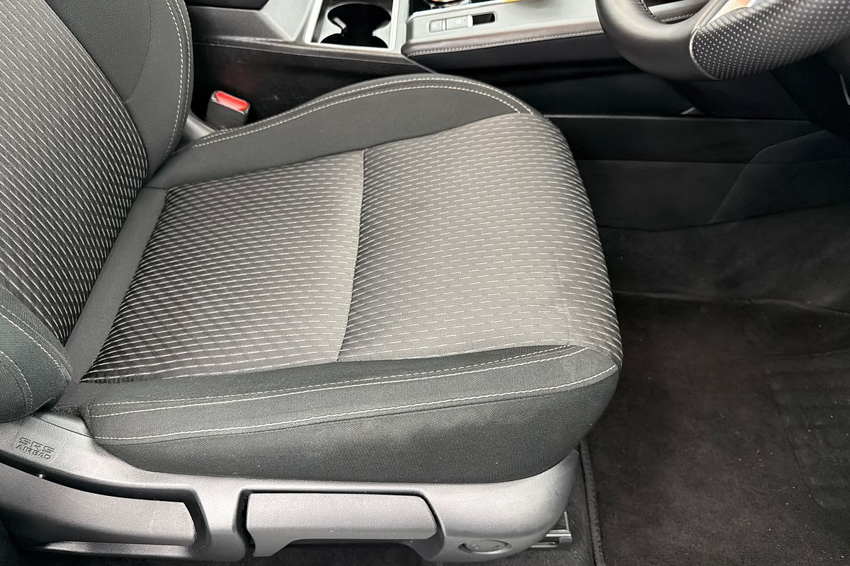 2024 Mitsubishi Outlander LS ZM