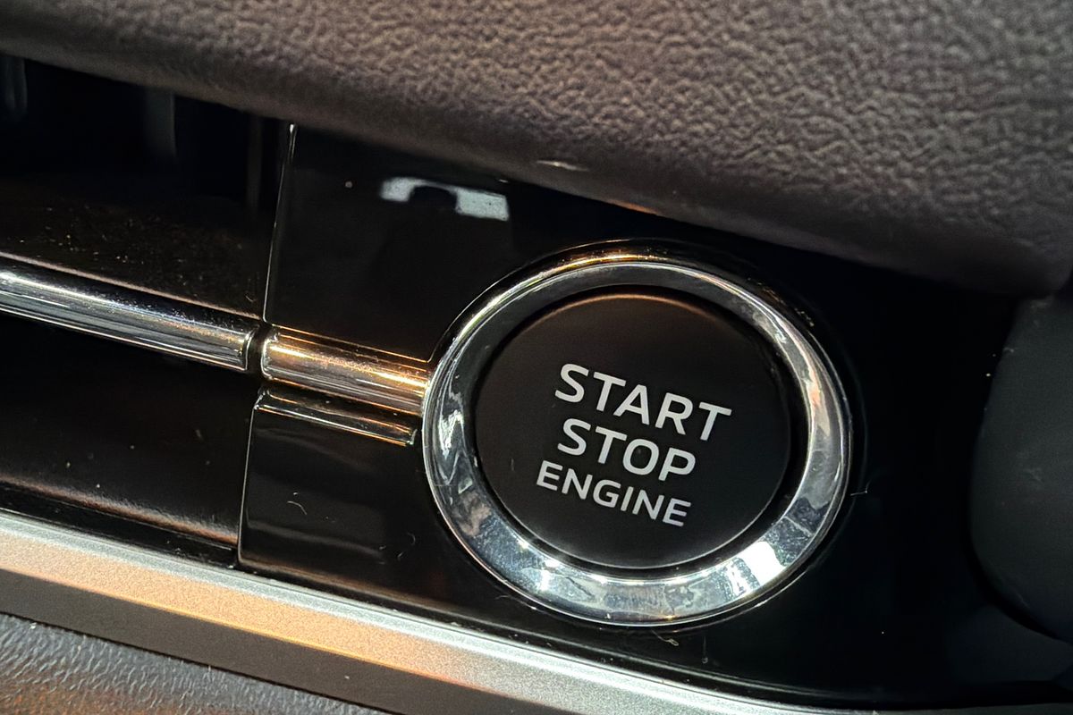 2024 Mitsubishi Outlander LS ZM