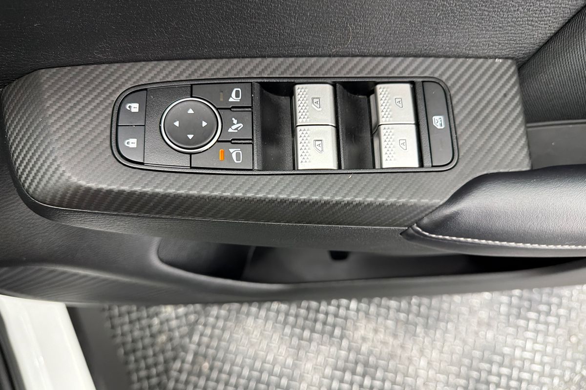 2024 Mitsubishi Outlander LS ZM