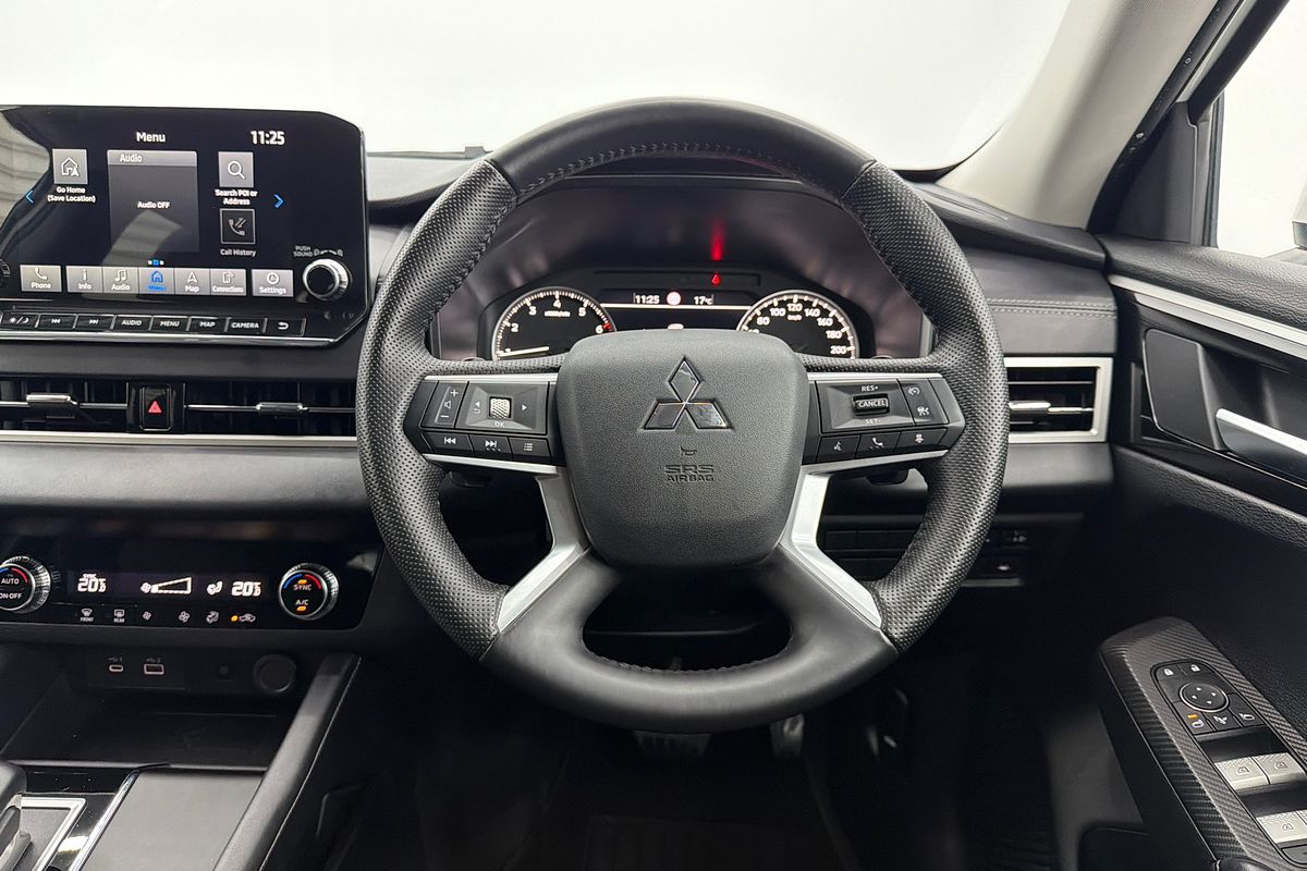 2024 Mitsubishi Outlander LS ZM