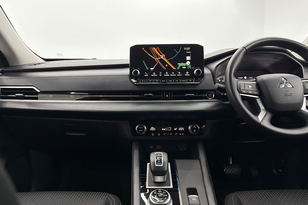 2024 Mitsubishi Outlander LS ZM