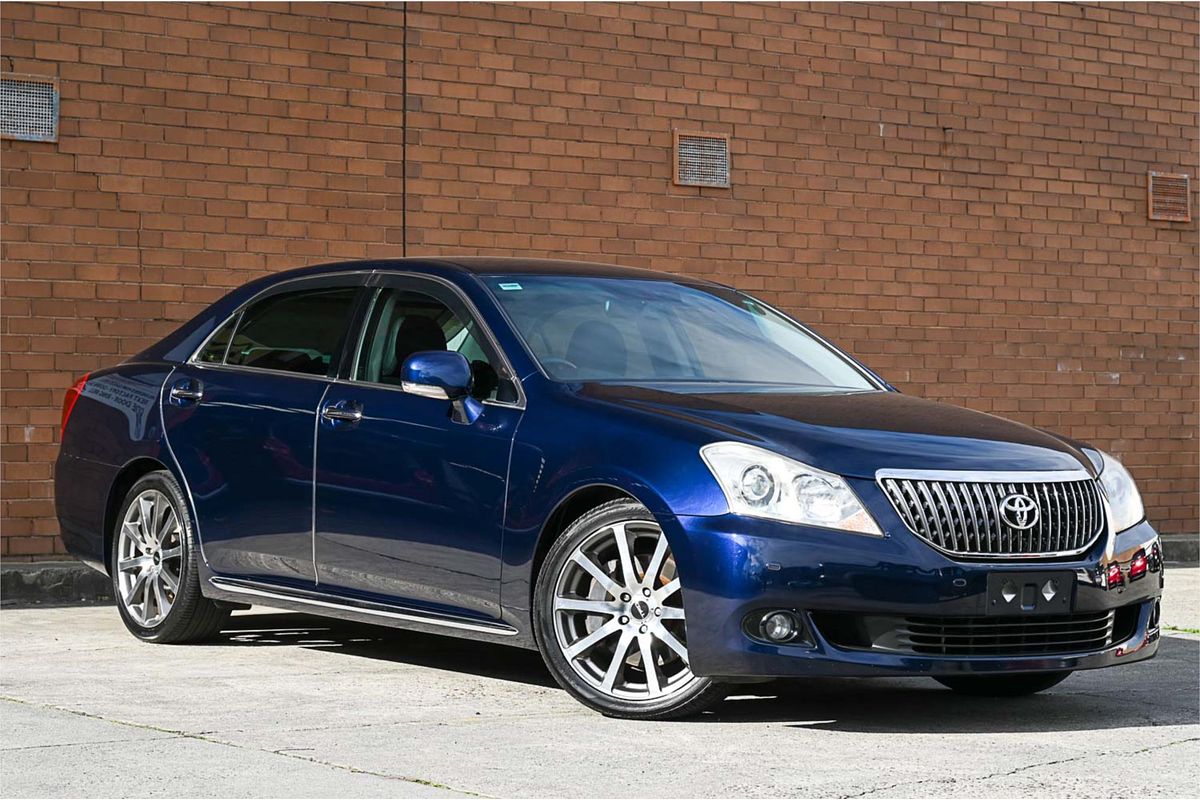 2011 Toyota Crown C Type URS206