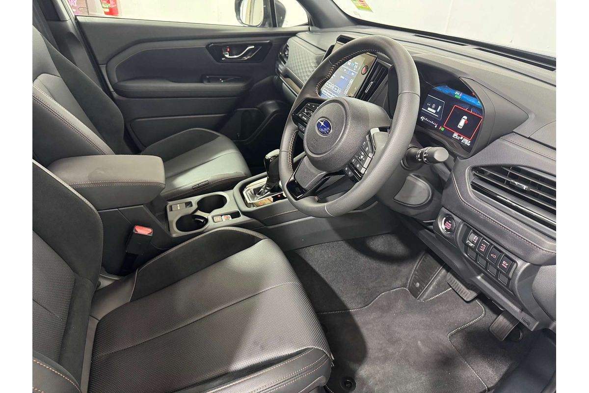 2025 Subaru Forester Hybrid Touring S6