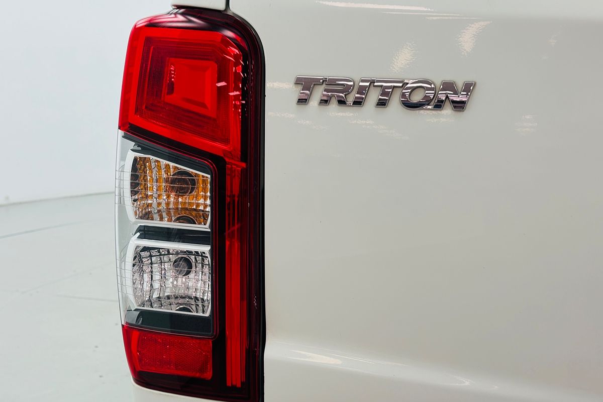 2021 Mitsubishi MR Triton GLX-R 2.4L D 6A/T 4X4 DC PU