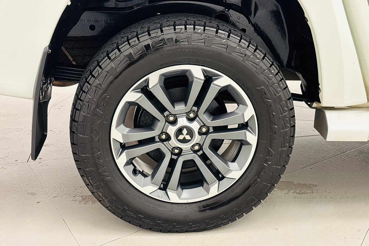2021 Mitsubishi MR Triton GLX-R 2.4L D 6A/T 4X4 DC PU
