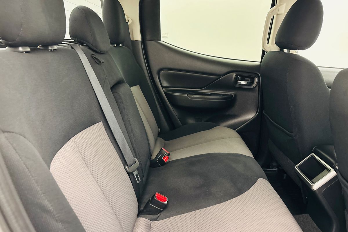 2021 Mitsubishi MR Triton GLX-R 2.4L D 6A/T 4X4 DC PU
