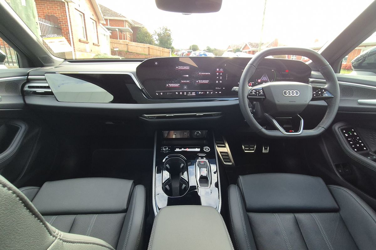 MY25 Audi A5 Sedan e-hybrid quattro 270KW S Line