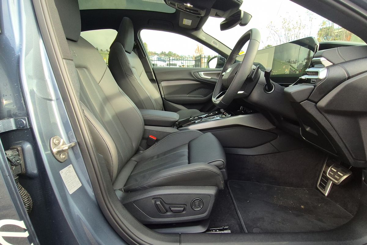 MY25 Audi A5 Sedan e-hybrid quattro 270KW S Line
