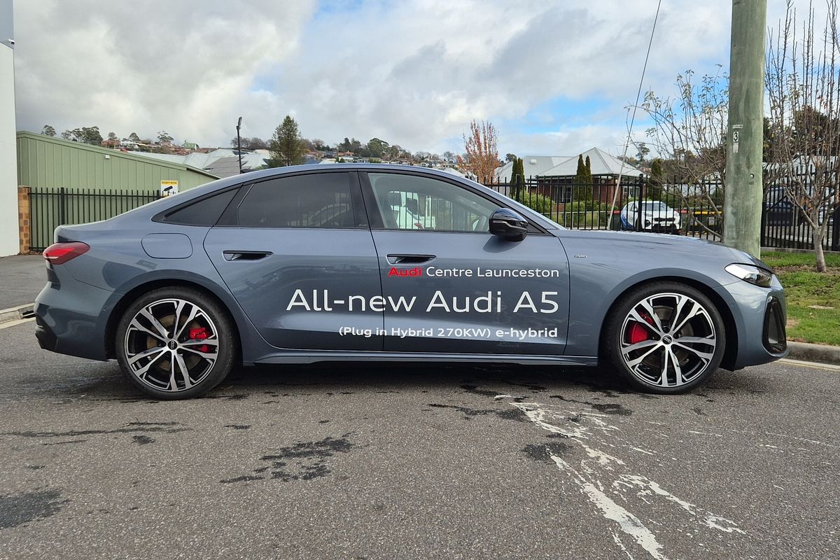 MY25 Audi A5 Sedan e-hybrid quattro 270KW S Line