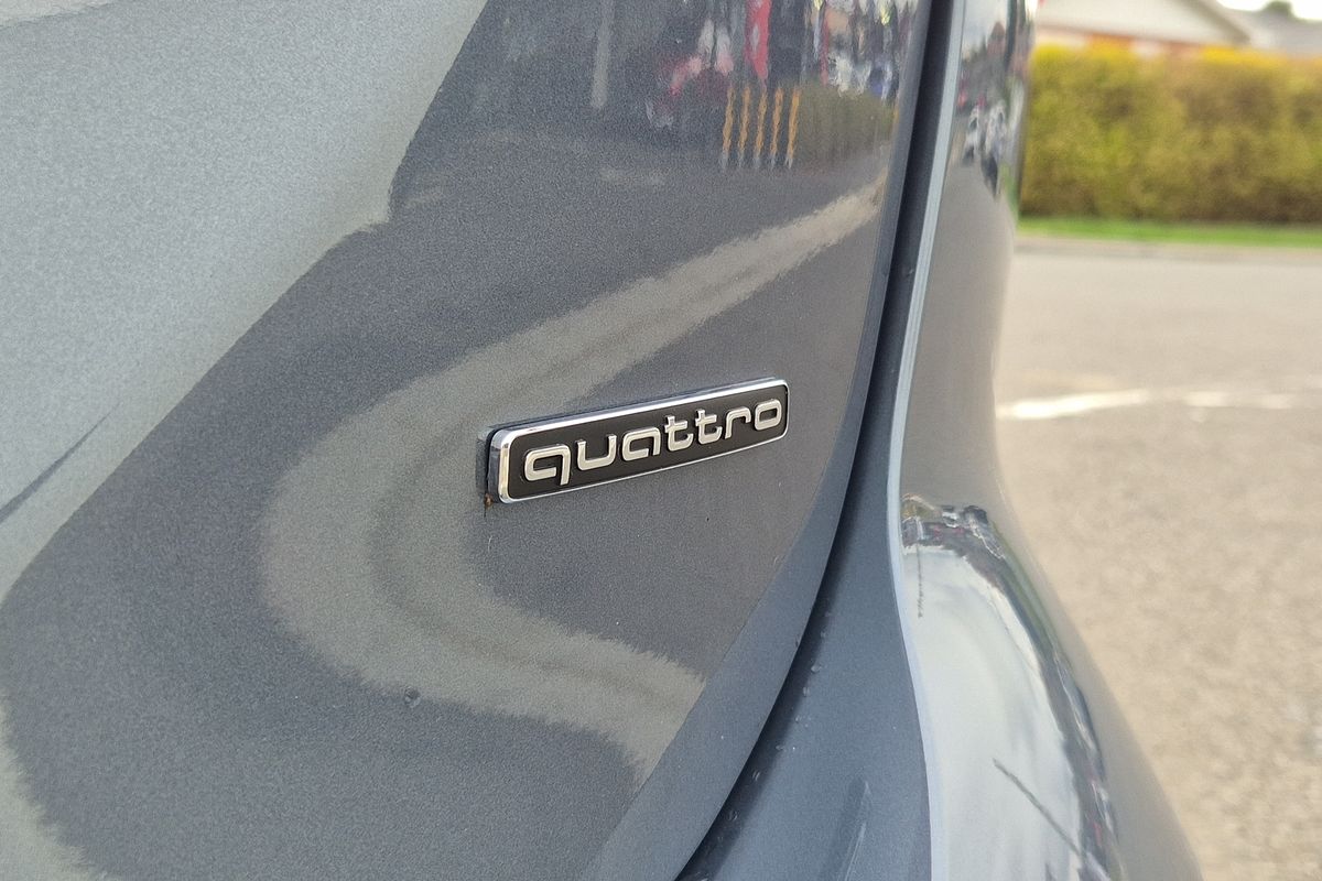MY25 Audi A5 Sedan e-hybrid quattro 270KW S Line