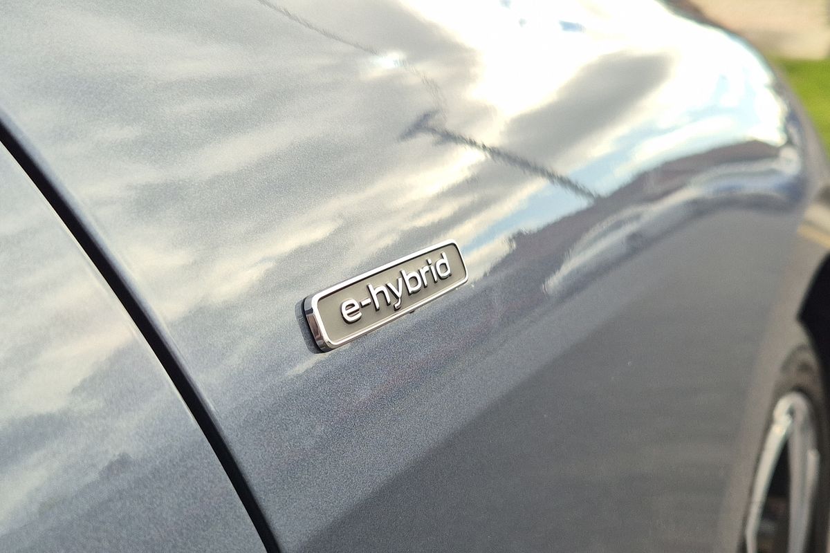 MY25 Audi A5 Sedan e-hybrid quattro 270KW S Line