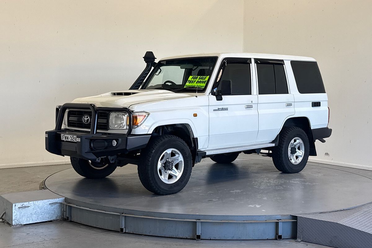 2017 Toyota Landcruiser WORKMATE (4x4) VDJ76R MY18