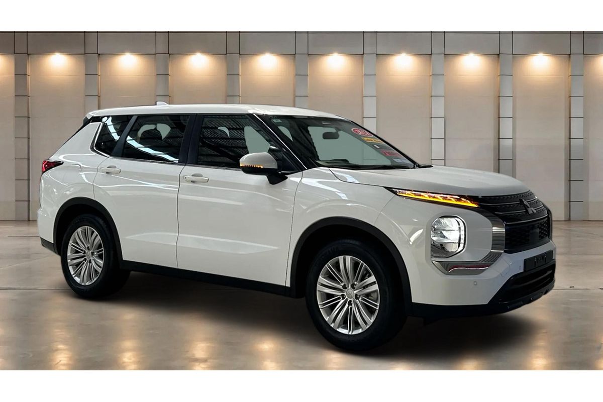 2024 Mitsubishi Outlander ES ZM