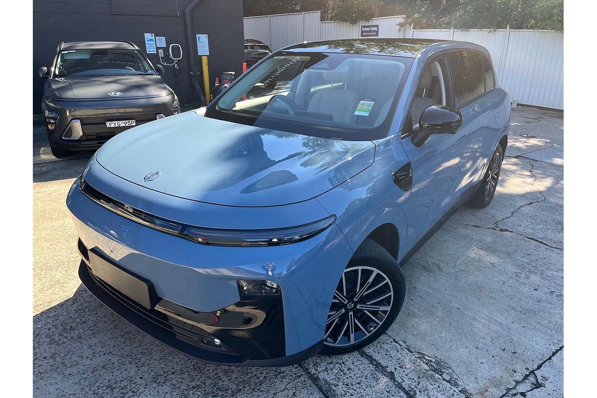 2026 Leapmotor B10 Design LR A12