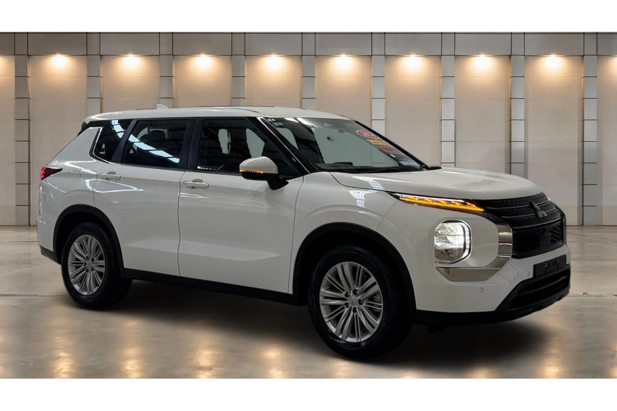 2024 Mitsubishi Outlander ES ZM