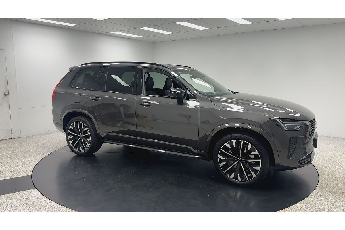 2025 Volvo XC90 Ultra B5 Bright