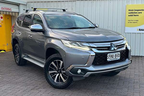 2017 Mitsubishi Pajero Sport Exceed QE thumb-0