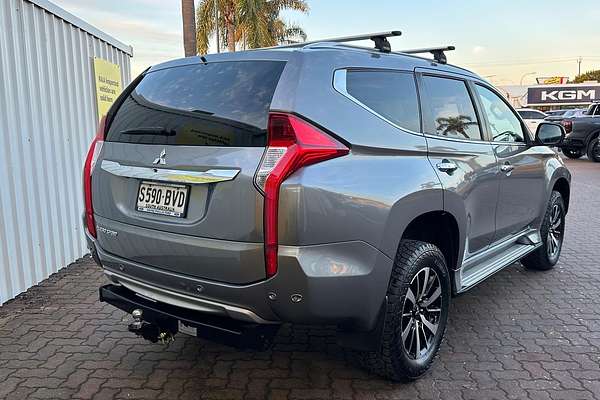 2017 Mitsubishi Pajero Sport Exceed QE thumb-8