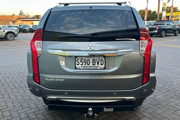 2017 Mitsubishi Pajero Sport Exceed QE thumb-9