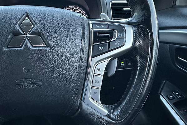 2017 Mitsubishi Pajero Sport Exceed QE thumb-23