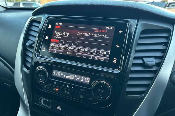 2017 Mitsubishi Pajero Sport Exceed QE thumb-24