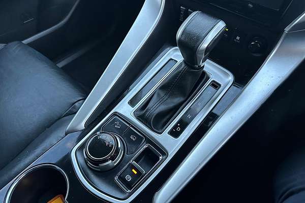 2017 Mitsubishi Pajero Sport Exceed QE thumb-27