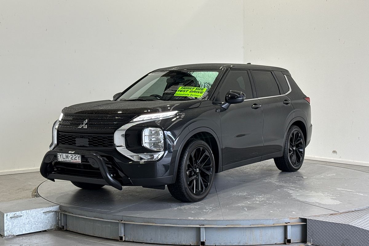 2023 Mitsubishi Outlander LS ZM
