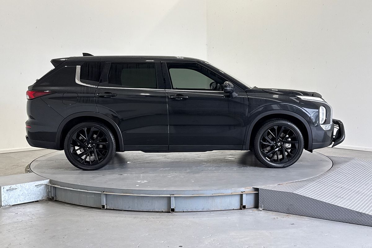 2023 Mitsubishi Outlander LS ZM