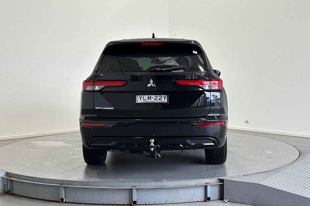 2023 Mitsubishi Outlander LS ZM