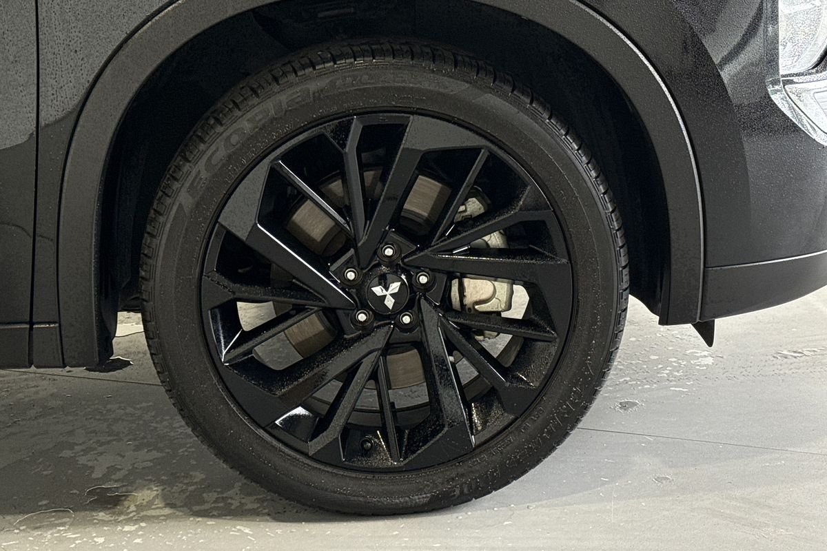 2023 Mitsubishi Outlander LS ZM