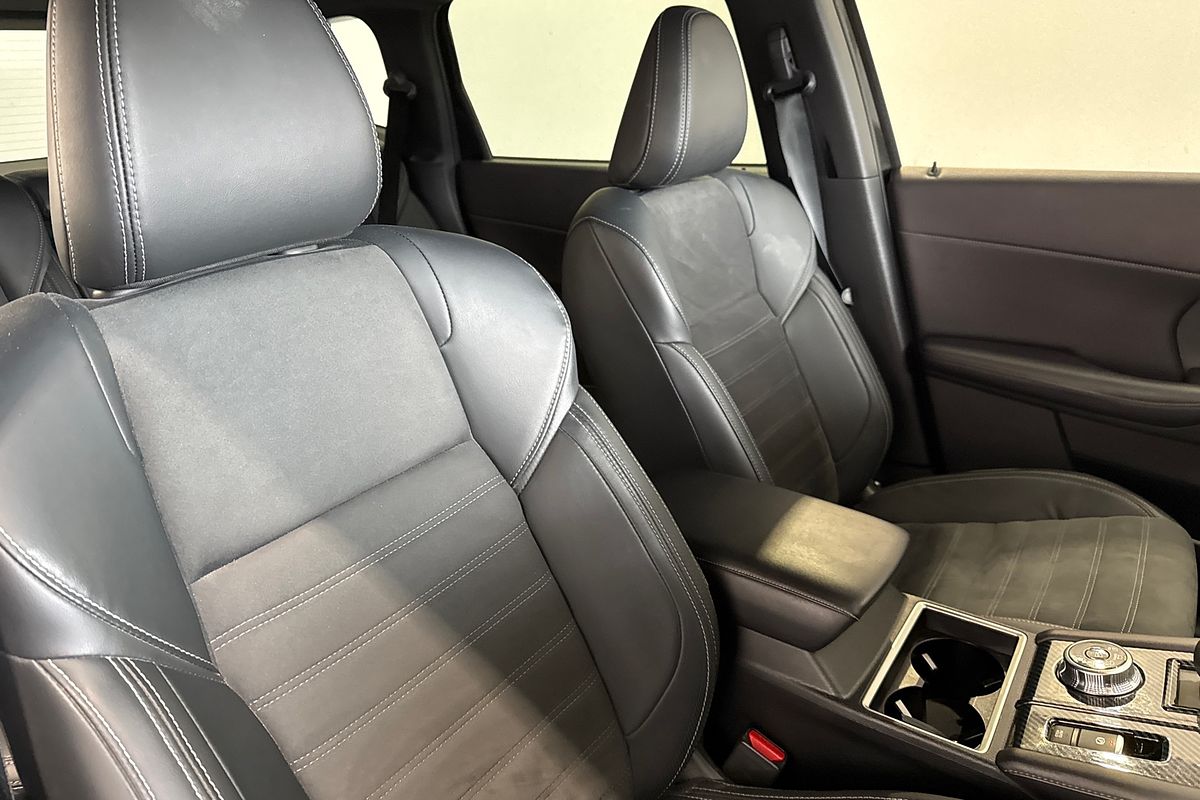 2023 Mitsubishi Outlander LS ZM