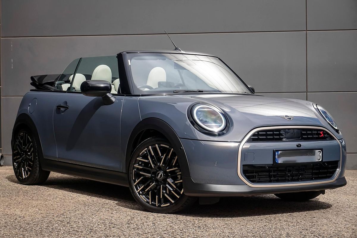 2025 MINI Cooper S Favoured F67