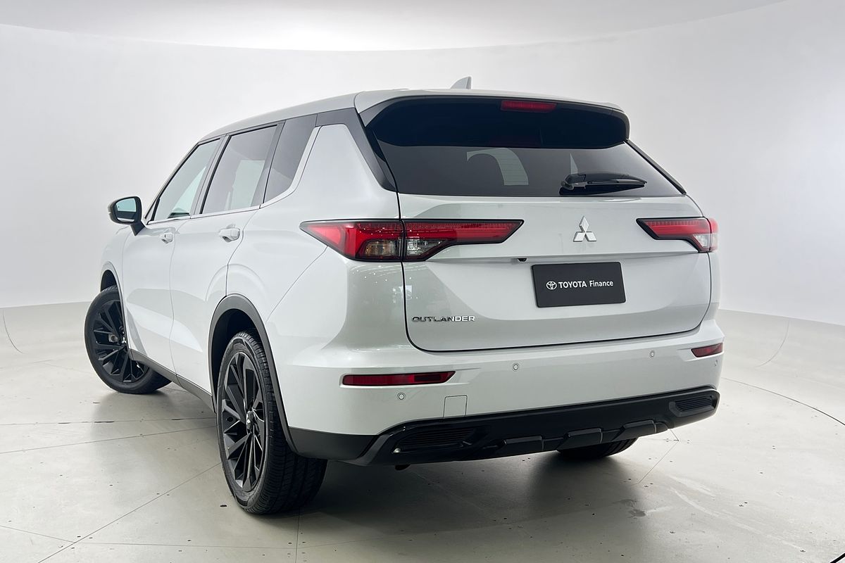 2024 Mitsubishi Outlander Black Edition ZM