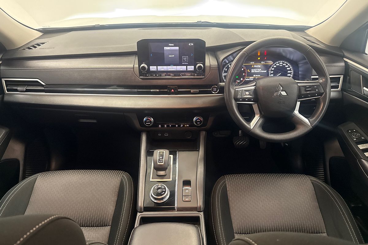 2023 Mitsubishi Outlander ES ZM
