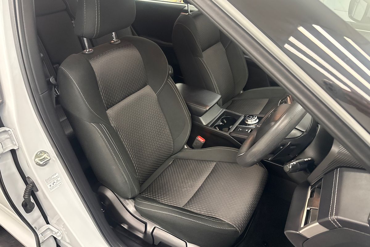 2023 Mitsubishi Outlander ES ZM