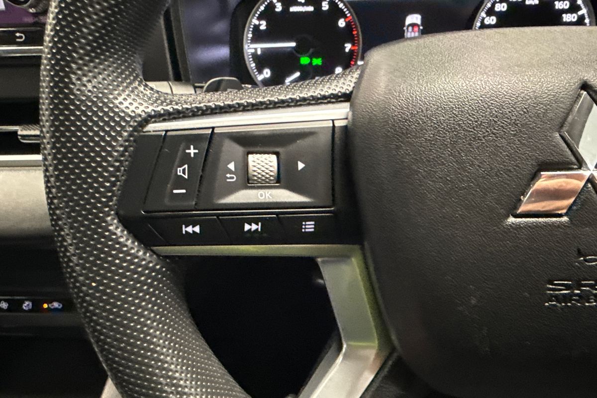 2023 Mitsubishi Outlander ES ZM