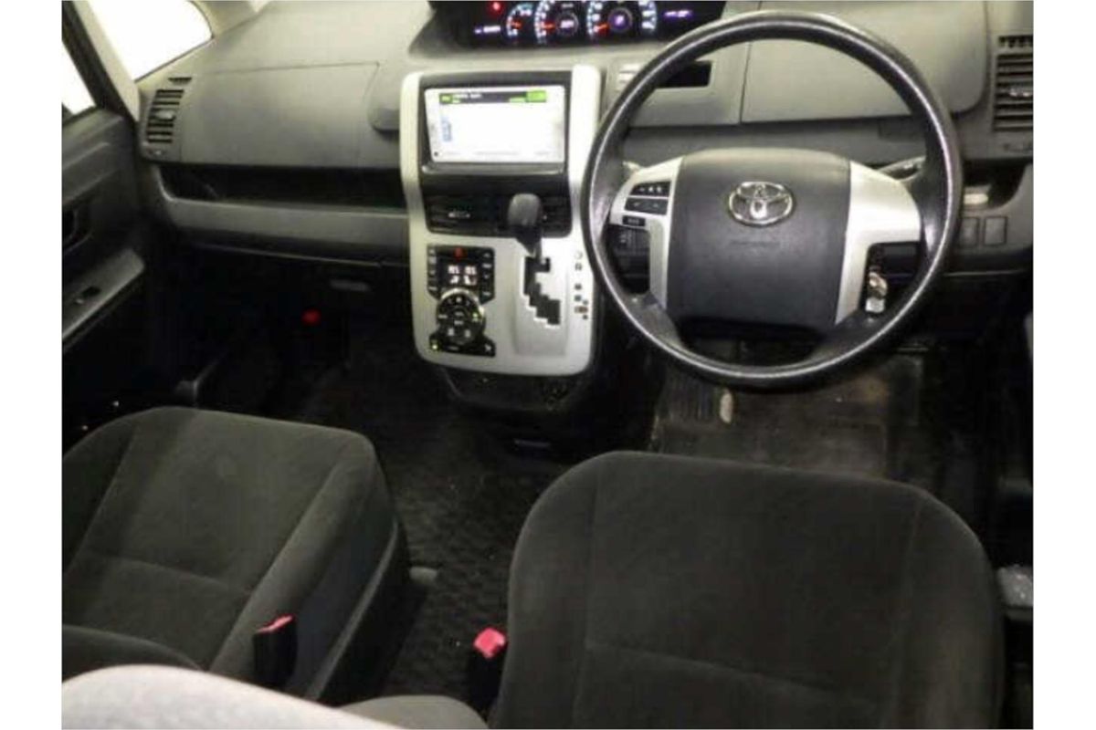 2013 Toyota Voxy X-L Edition Welcab 4WD