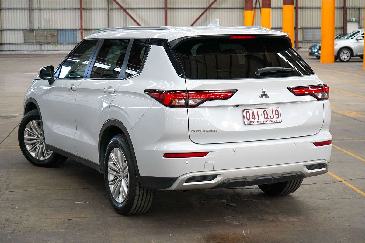 2022 Mitsubishi Outlander LS ZM