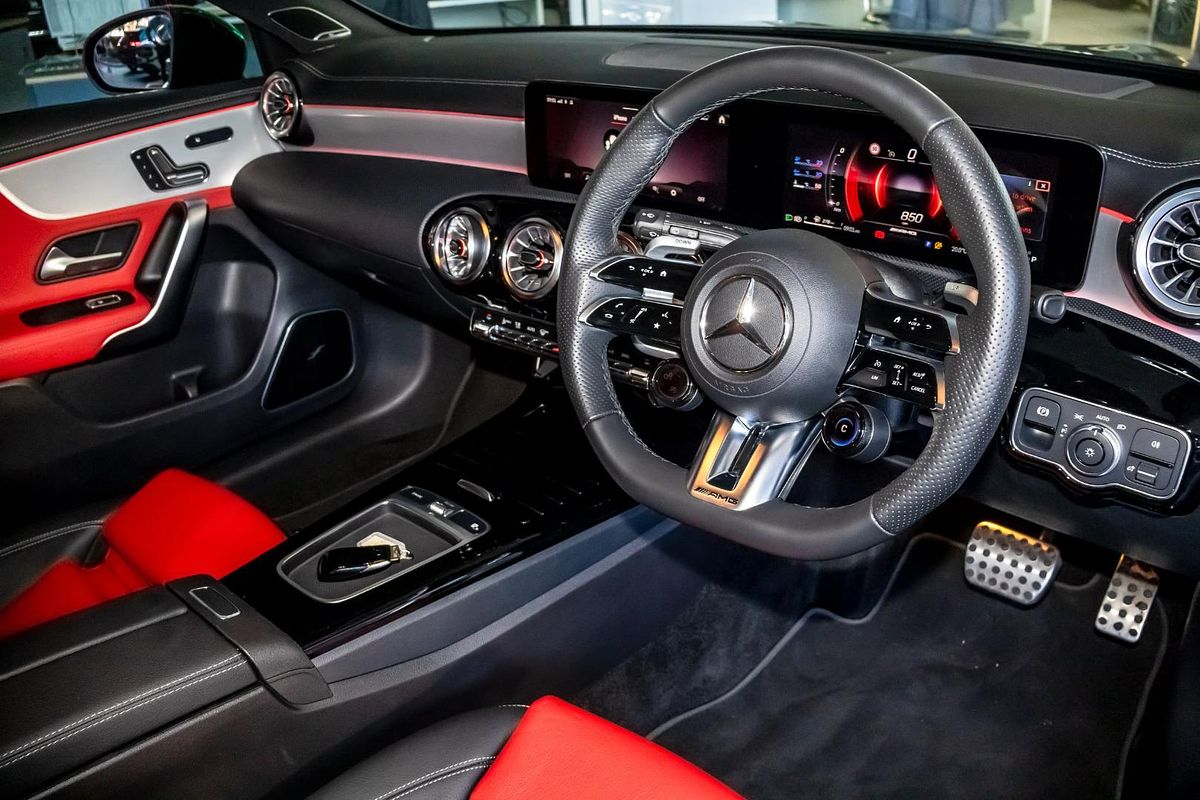 W177 803MY A35 AMG HBK 5dr SSD 7sp 2.0T